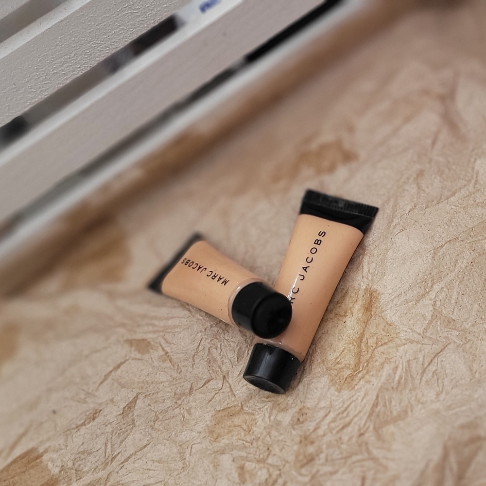 Marc Jacobs Beige and Black Beauty Tubes